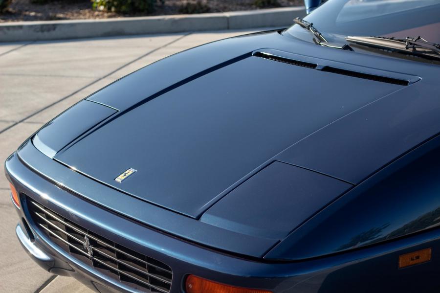 Детали экстерьера Ferrari F355 Spider 1995 года  (фото 22 из 149)